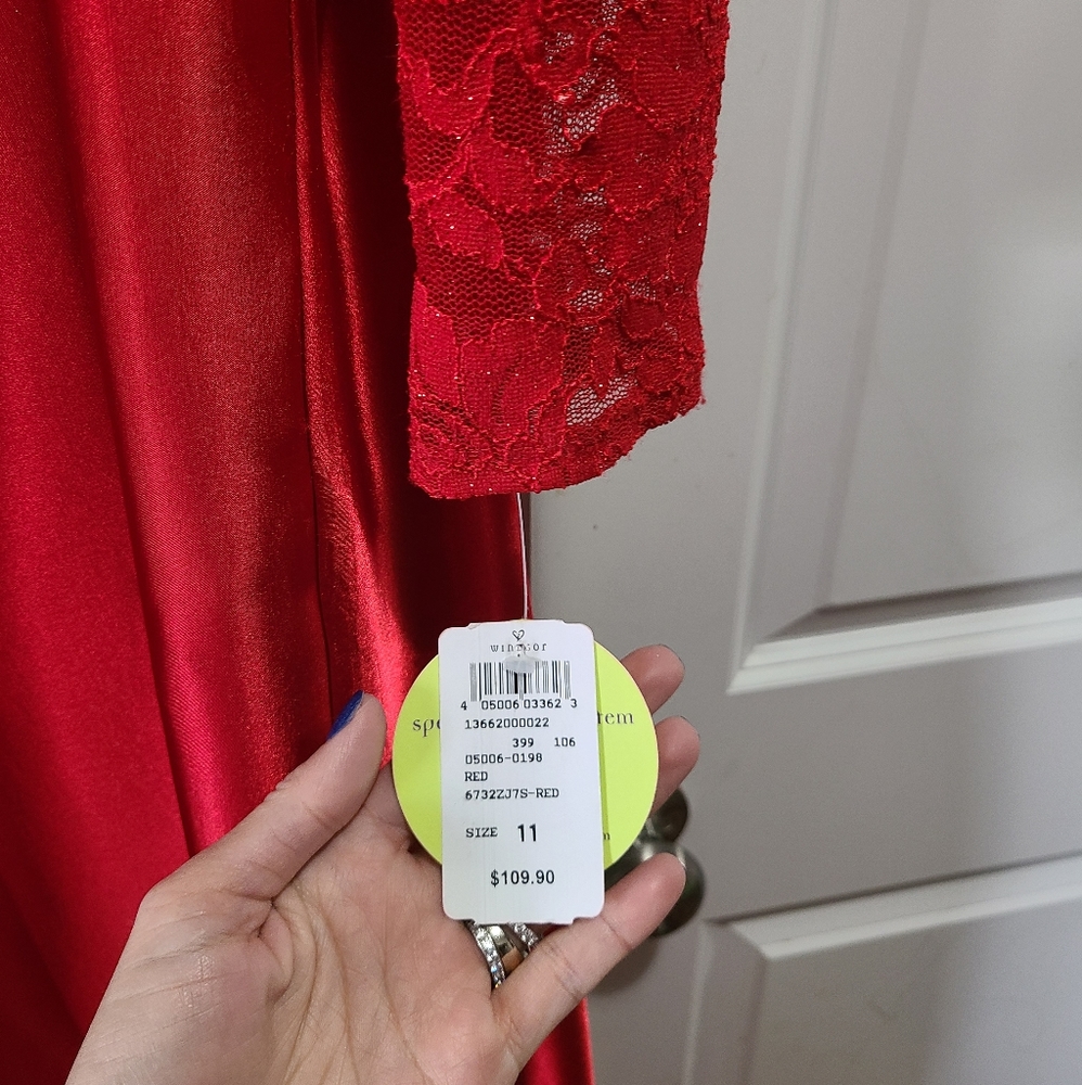Red formal dress - Picture 6 of 6